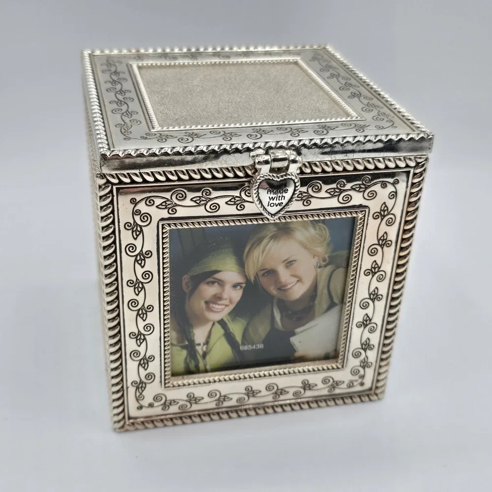 Things Remembered Silver Filigree‎ Cube Photo Frame Keepsake Box Heart Clasp